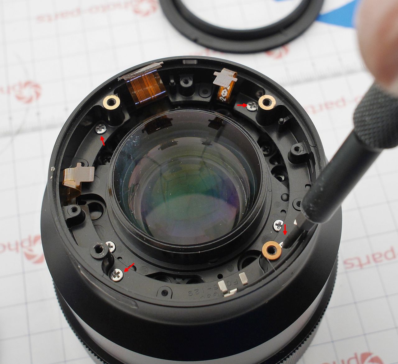 Sony 85mm 1.8 FE - a simple focus fix and teardown